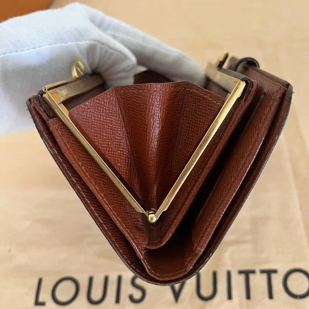 Louis Vuitton Kiss Lock Wallet Rare Left Hand EUC 1996